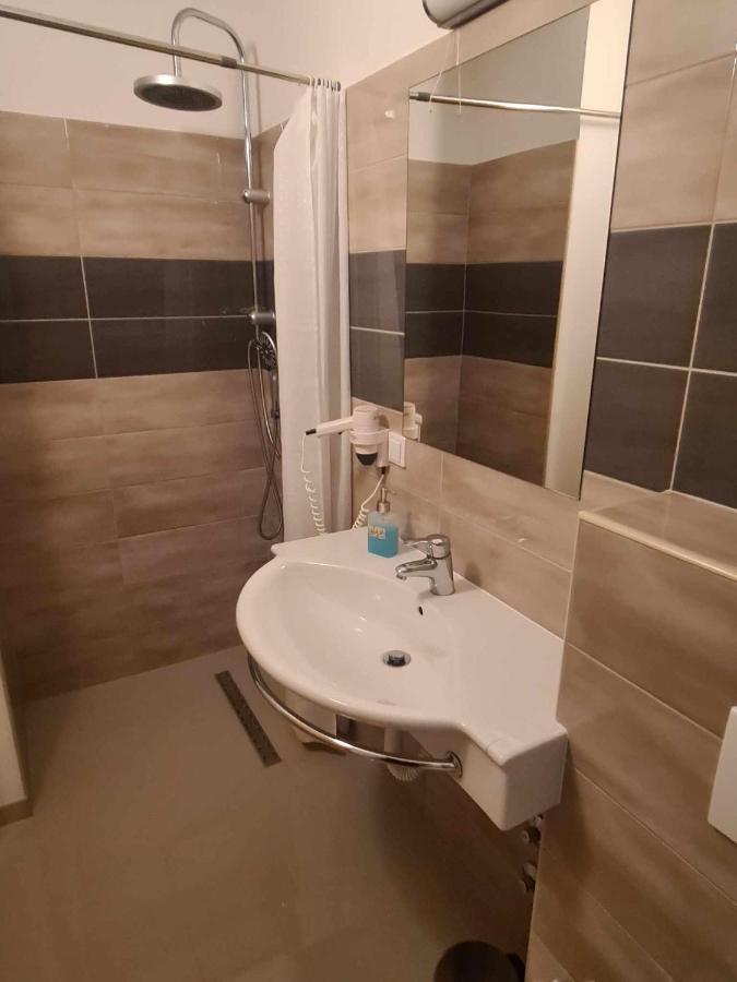 Hotel Lohovo Бихач Экстерьер фото