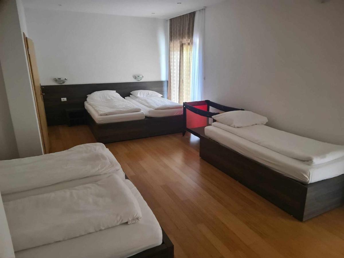 Hotel Lohovo Бихач Экстерьер фото