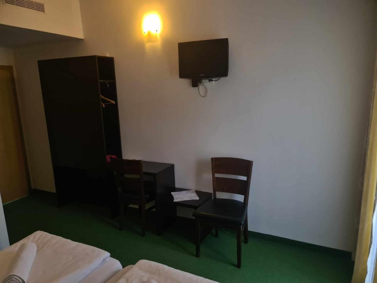 Hotel Lohovo Бихач Экстерьер фото