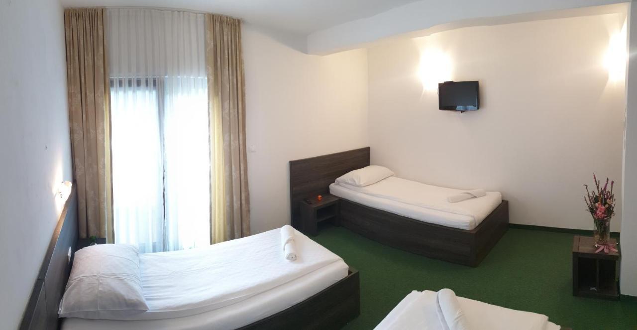 Hotel Lohovo Бихач Экстерьер фото