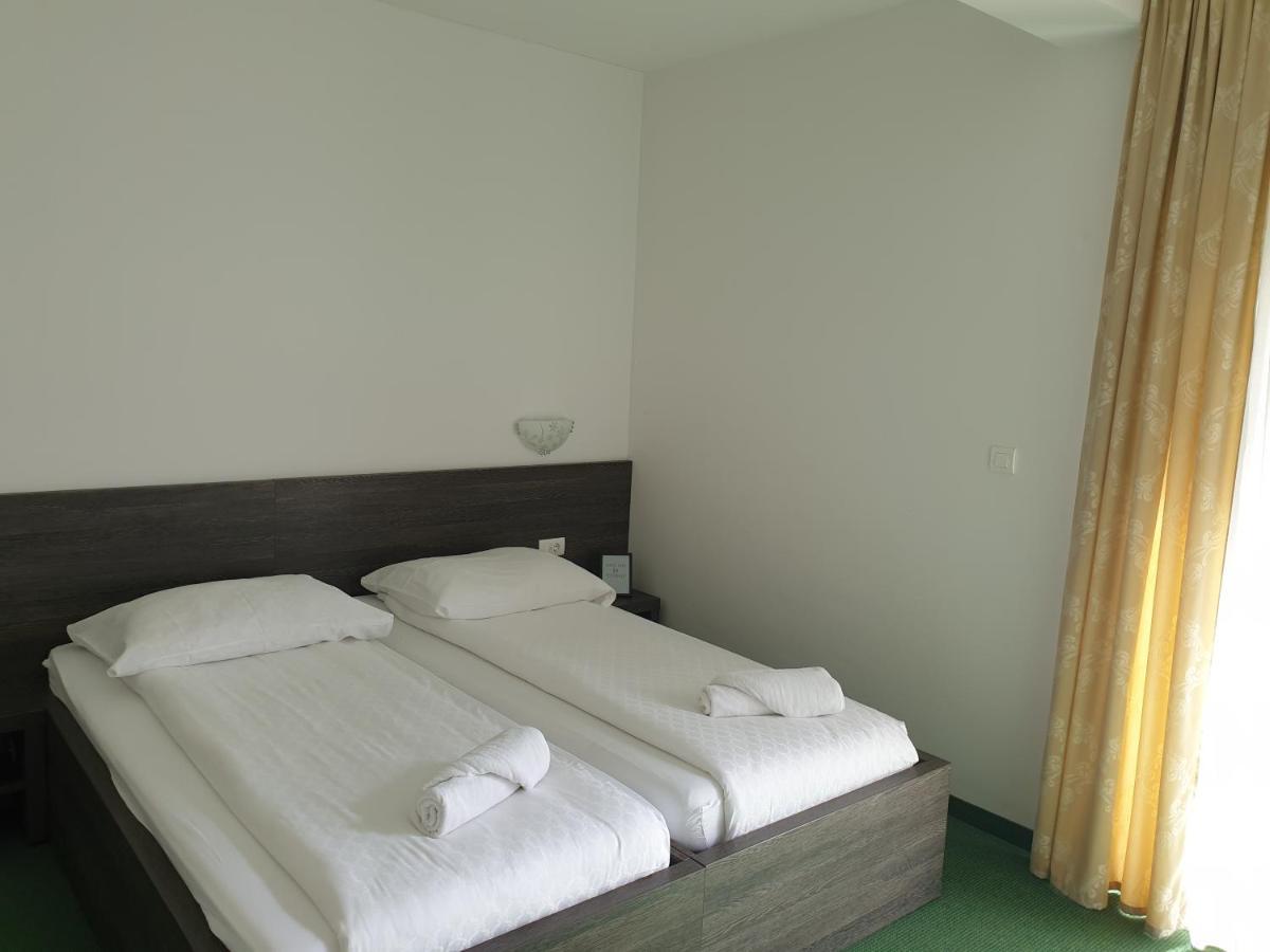 Hotel Lohovo Бихач Экстерьер фото