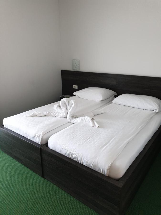 Hotel Lohovo Бихач Экстерьер фото