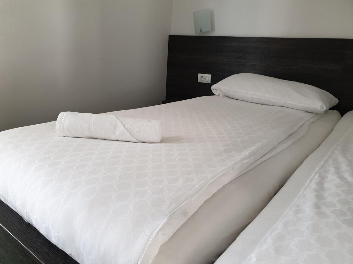 Hotel Lohovo Бихач Экстерьер фото